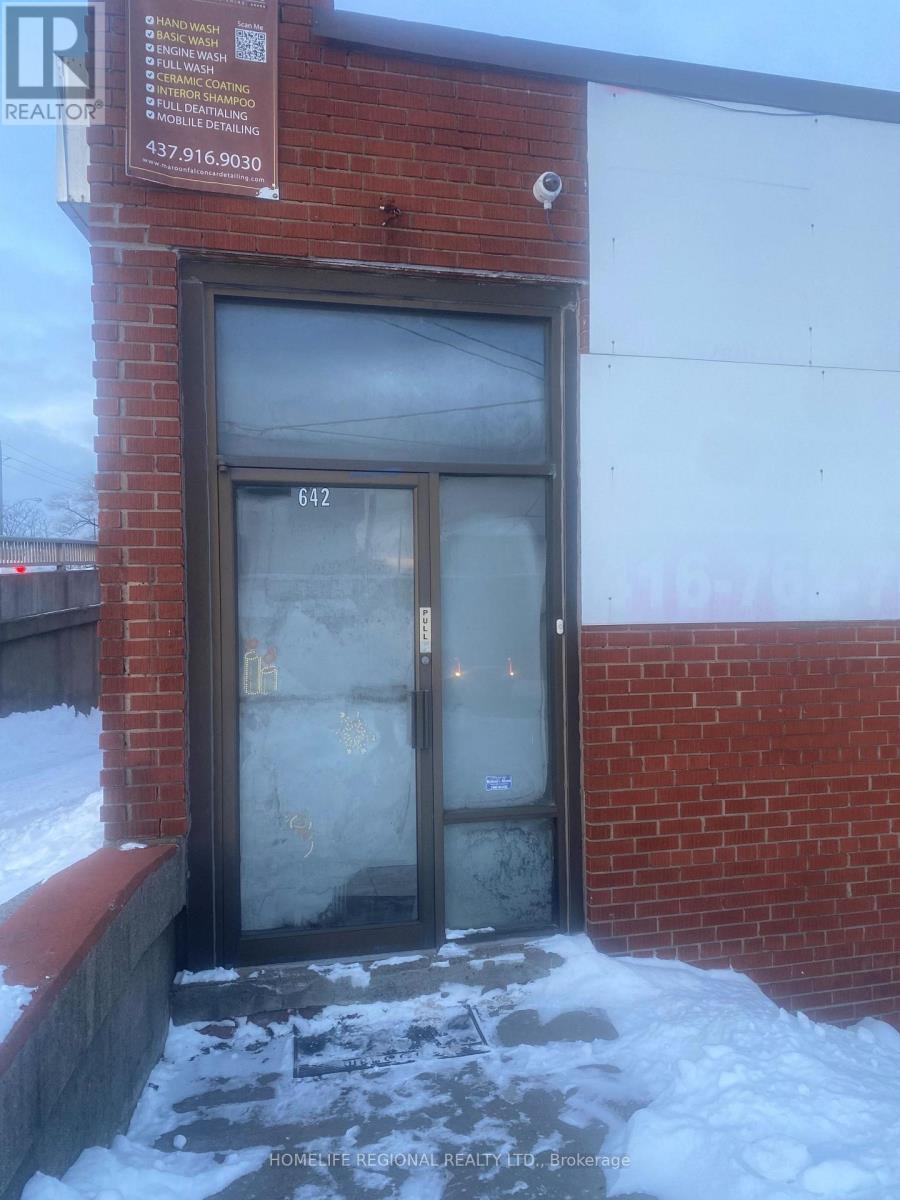 103 - 642 Rogers Road, Toronto, Ontario  M6M 1C2 - Photo 2 - W12741542