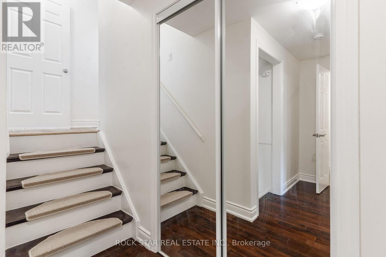 Lower - 3675 Glencolin Court, Mississauga, Ontario  L5C 2G3 - Photo 4 - W12741562