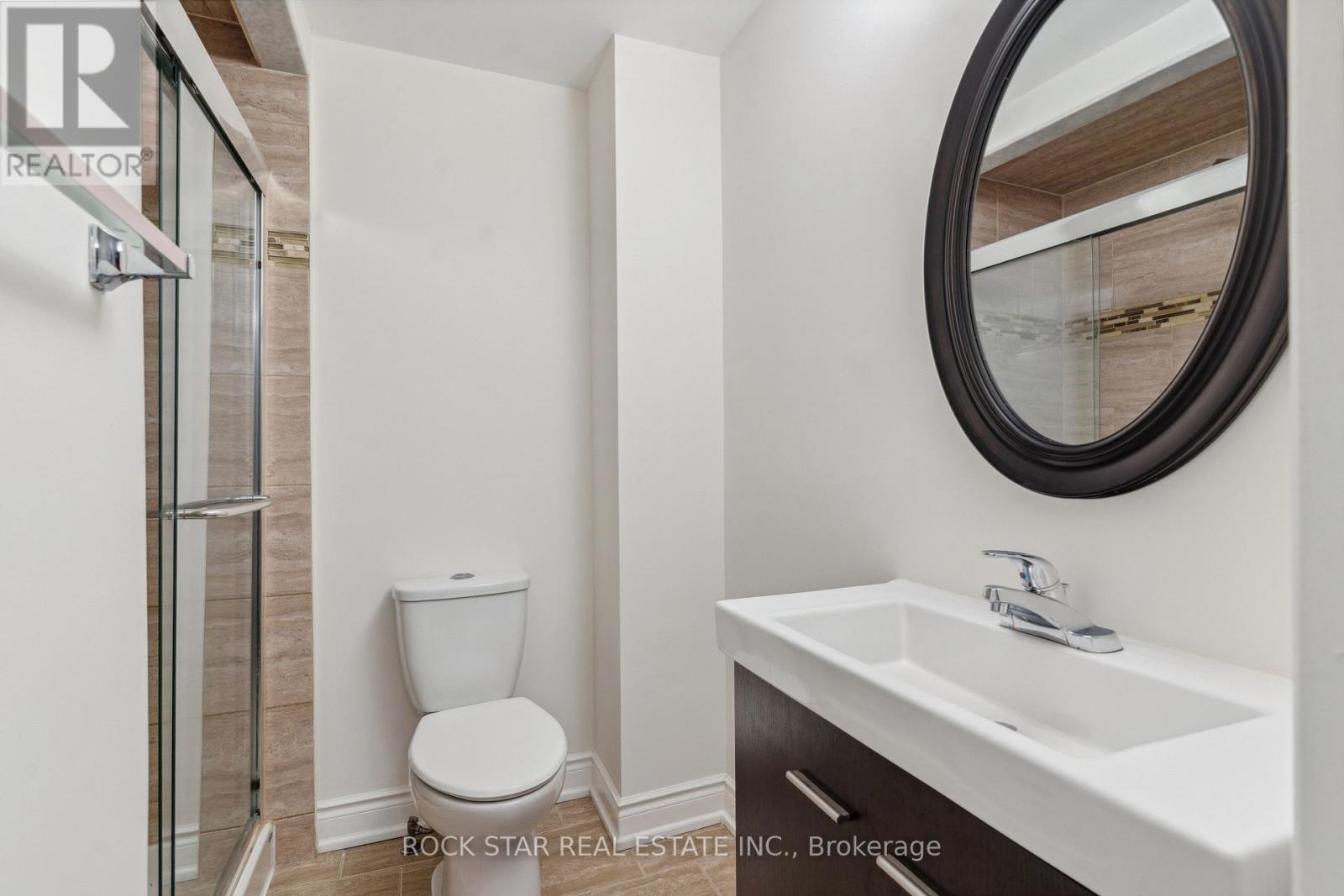 Lower - 3675 Glencolin Court, Mississauga, Ontario  L5C 2G3 - Photo 8 - W12741562