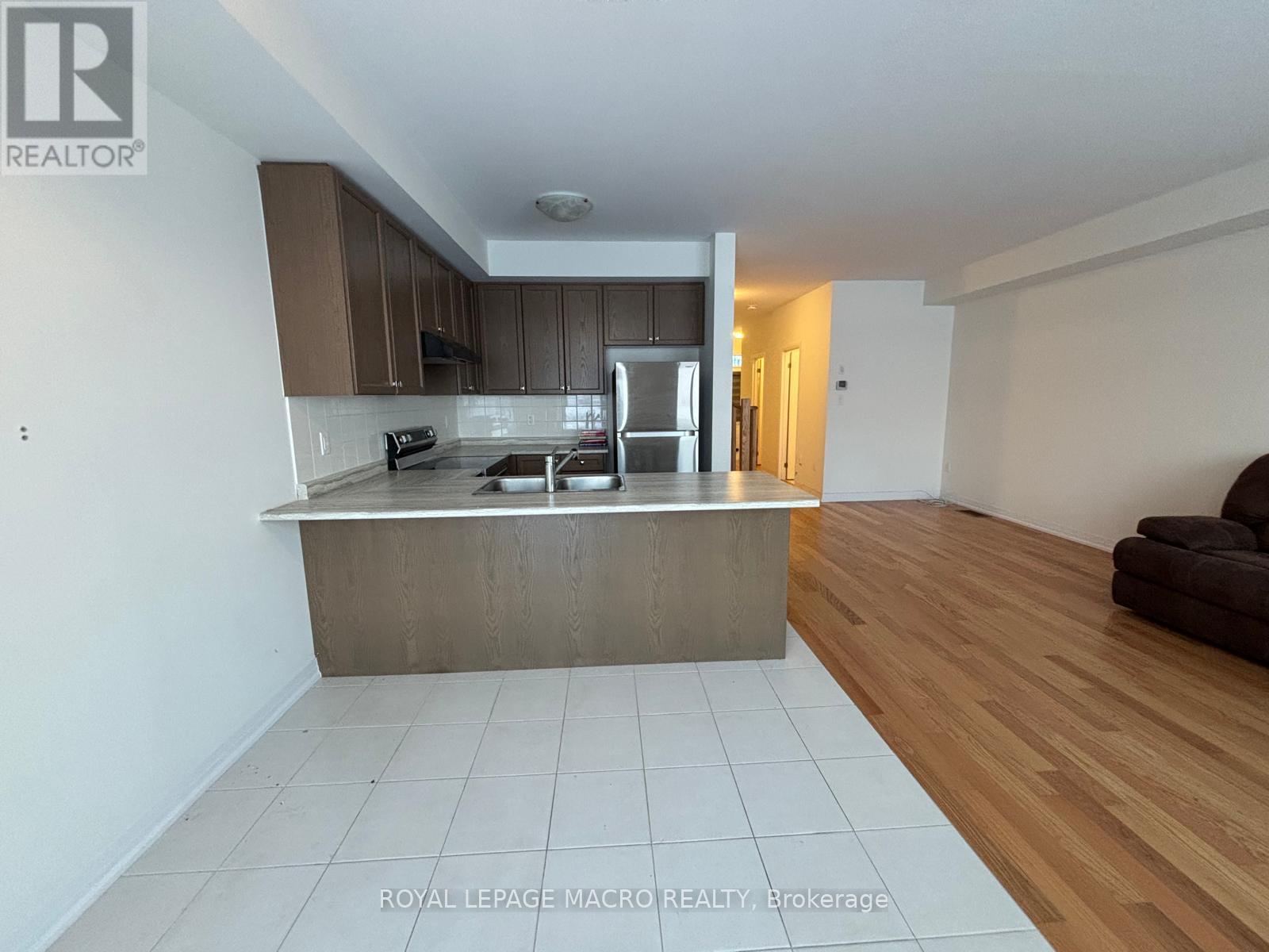 106 Selection Heights, Thorold, Ontario  L2V 0N7 - Photo 5 - X12741508