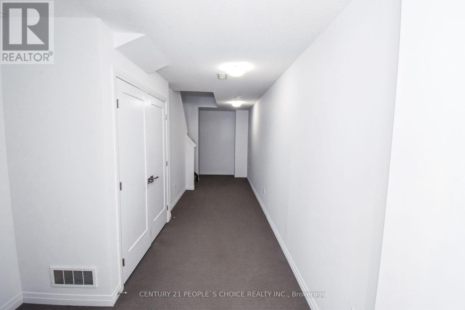 15 Hoffman Lane, Hamilton, Ontario  L9G 0H2 - Photo 6 - X12741564