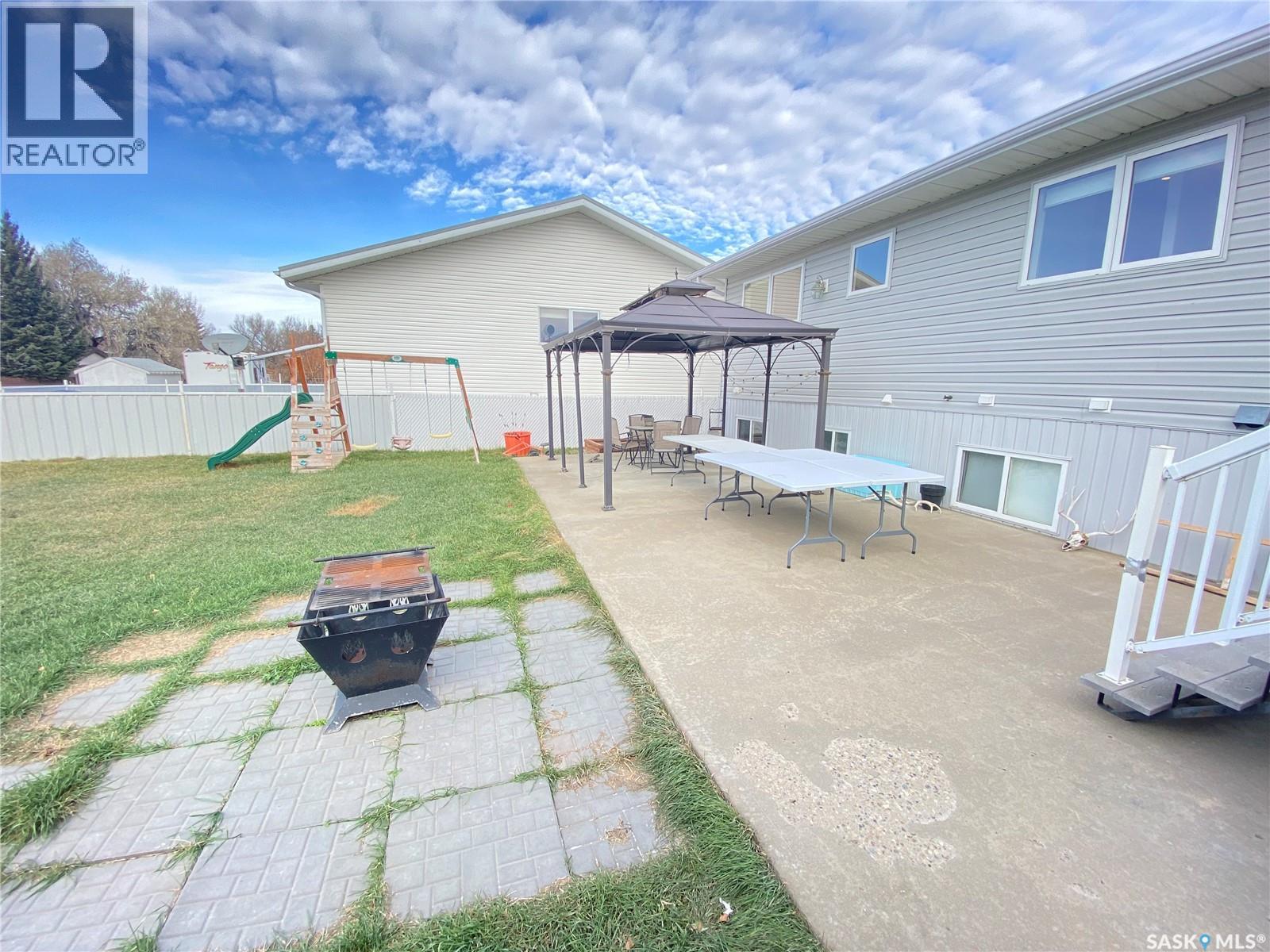 11 Harrigan Crescent, Maple Creek, Saskatchewan  S0N 1N0 - Photo 5 - SK027659