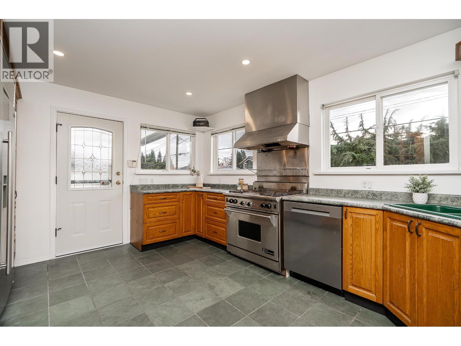 1415 Cornell Avenue, Coquitlam, British Columbia  V3J 2Z8 - Photo 8 - R3084636