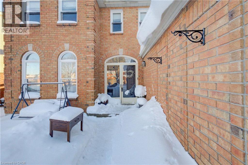 24 Old Maple Lane, Kitchener, Ontario  N2N 2K4 - Photo 2 - 40800356