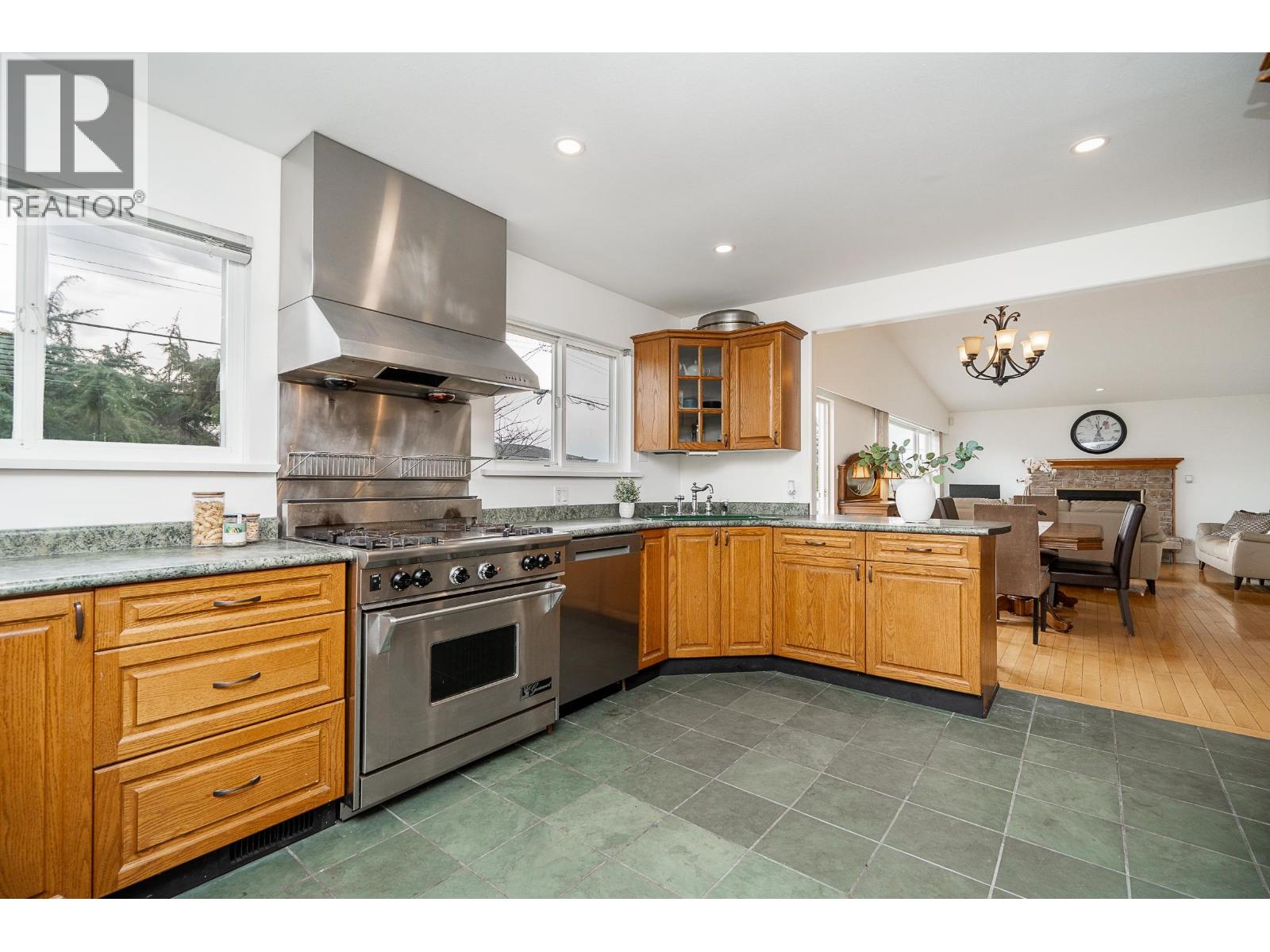 1415 Cornell Avenue, Coquitlam, British Columbia  V3J 2Z8 - Photo 10 - R3084636