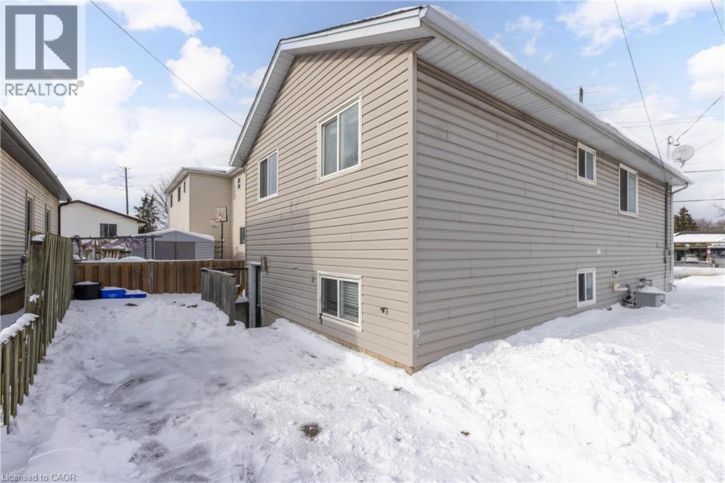 138 Carlton Street, St. Catharines, Ontario  L2R 7S6 - Photo 2 - 40801574