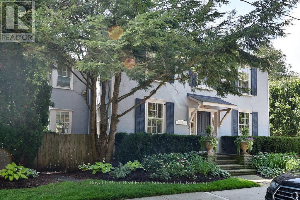 68 Thomas Street, Oakville, Ontario  L6J 3A4 - Photo 2 - W12741778