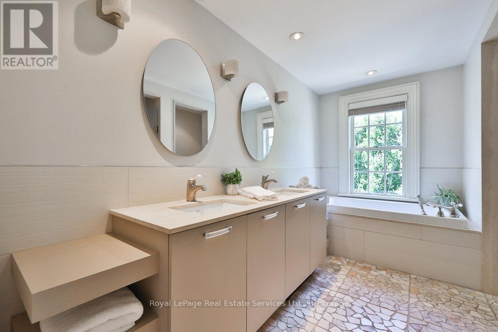 68 Thomas Street, Oakville, Ontario  L6J 3A4 - Photo 29 - W12741778