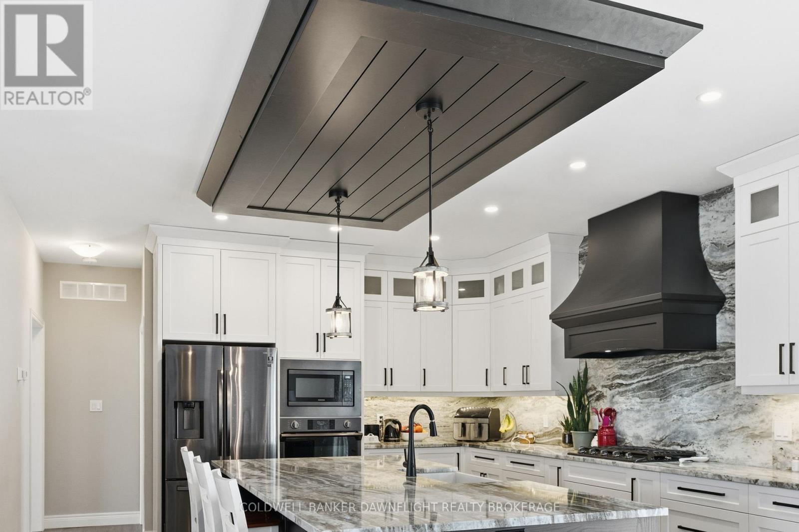 60 Victoria Avenue W, South Huron, Ontario  N0M 1M0 - Photo 15 - X12741770