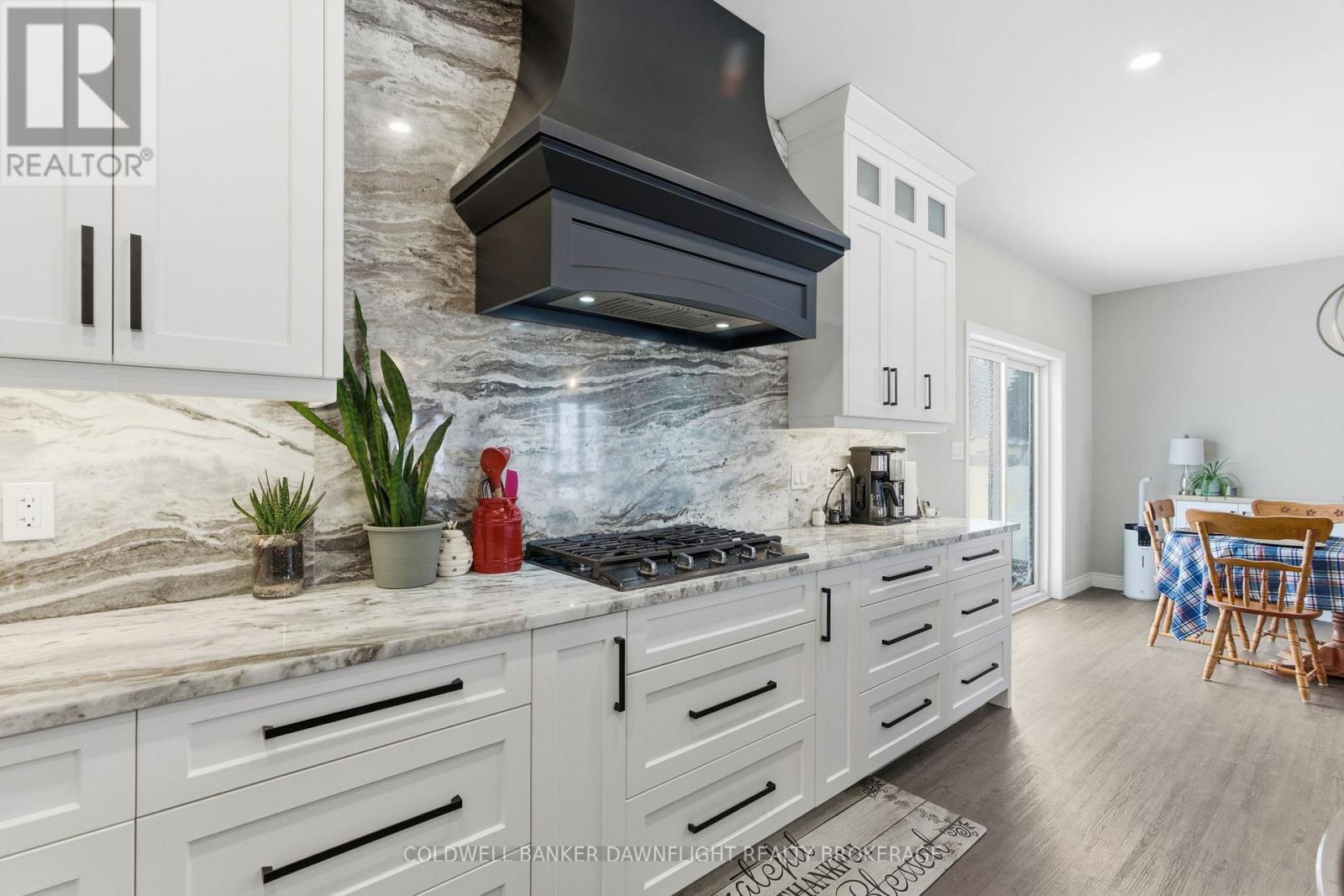 60 Victoria Avenue W, South Huron, Ontario  N0M 1M0 - Photo 18 - X12741770