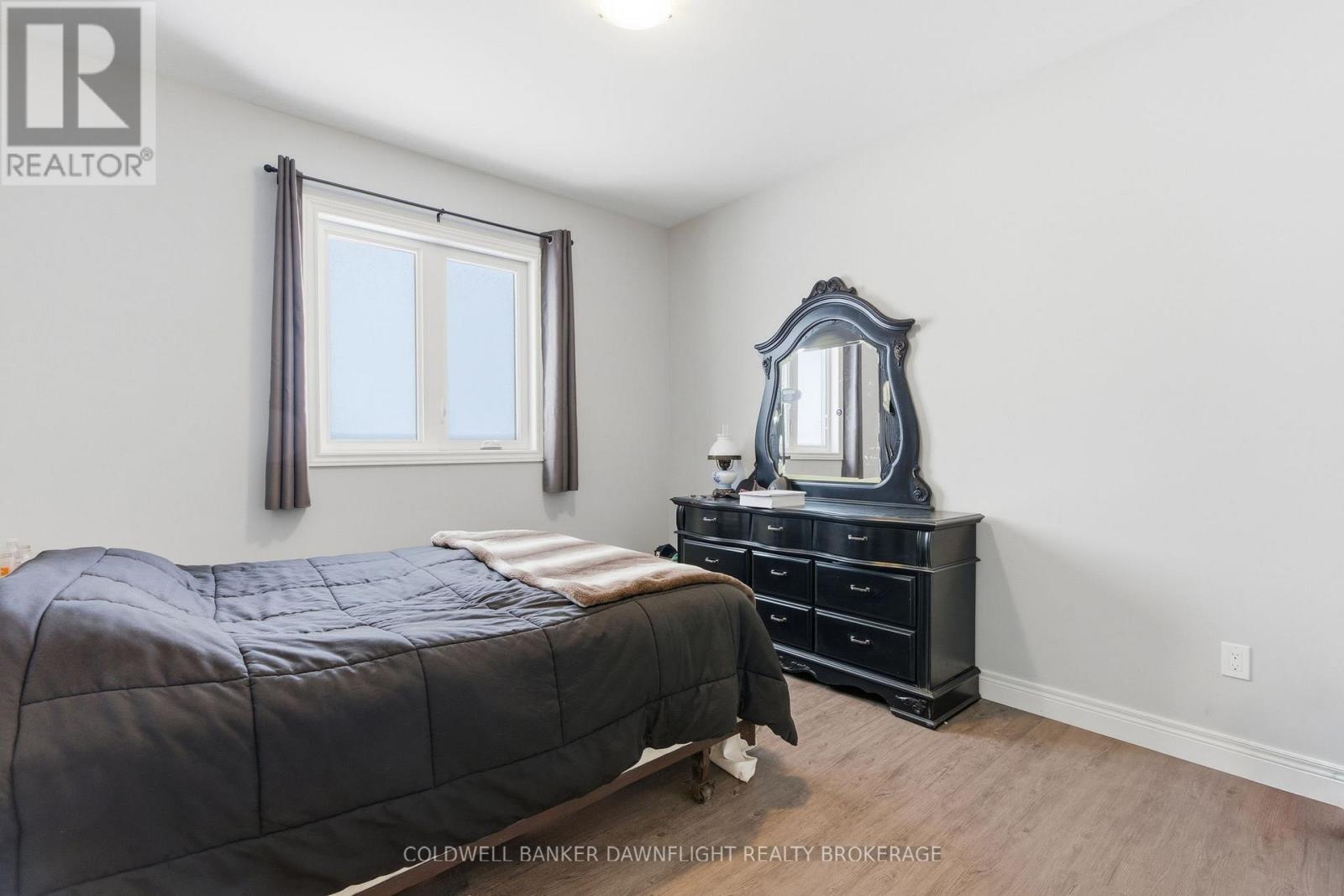 60 Victoria Avenue W, South Huron, Ontario  N0M 1M0 - Photo 26 - X12741770