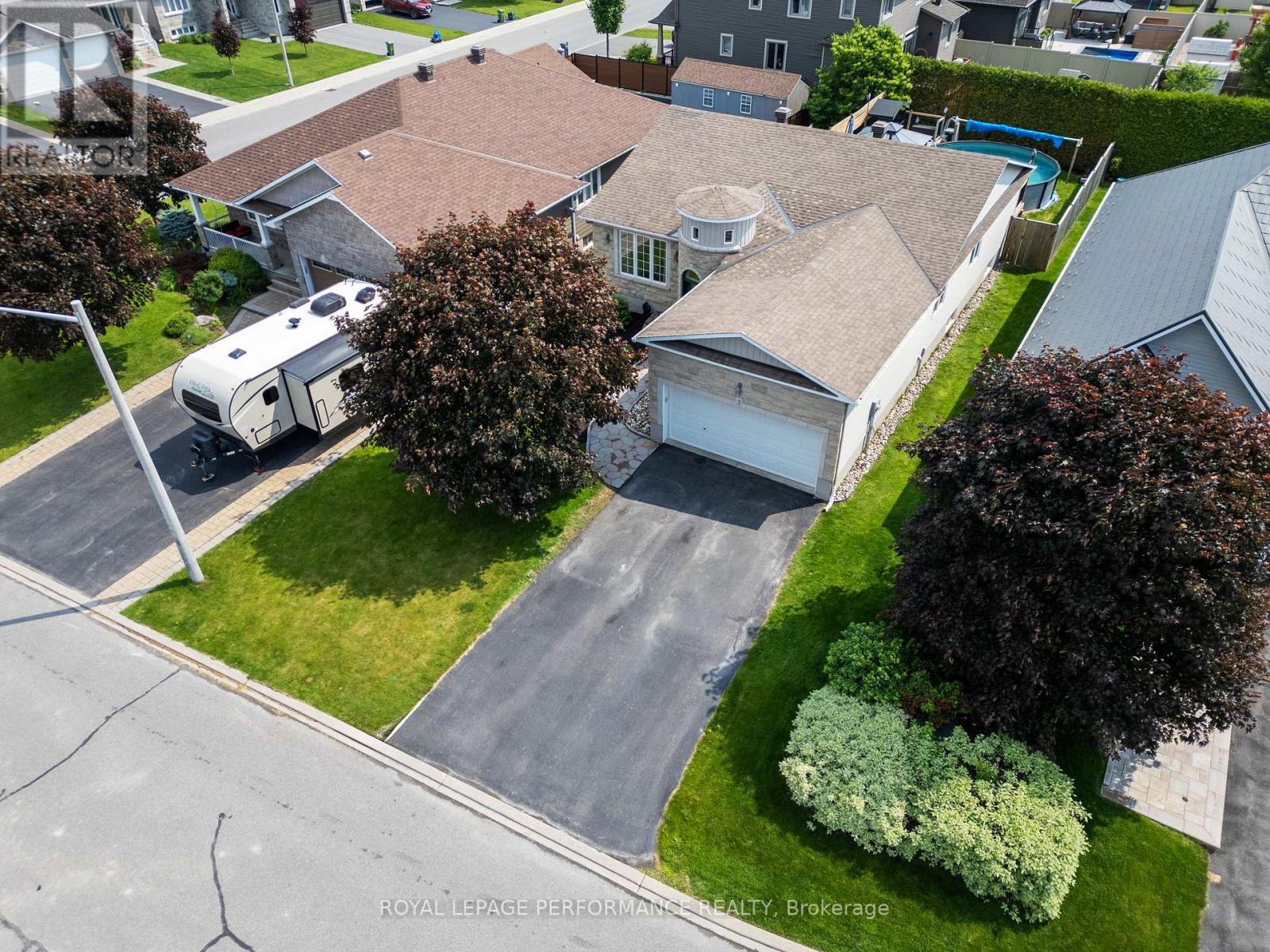 7 SETTLEMENT LANE, Russell, Ontario