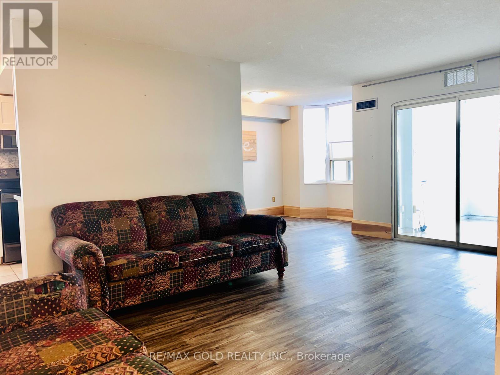 1504 - 10 Malta Avenue, Brampton, Ontario  L6Y 4G6 - Photo 6 - W12657242