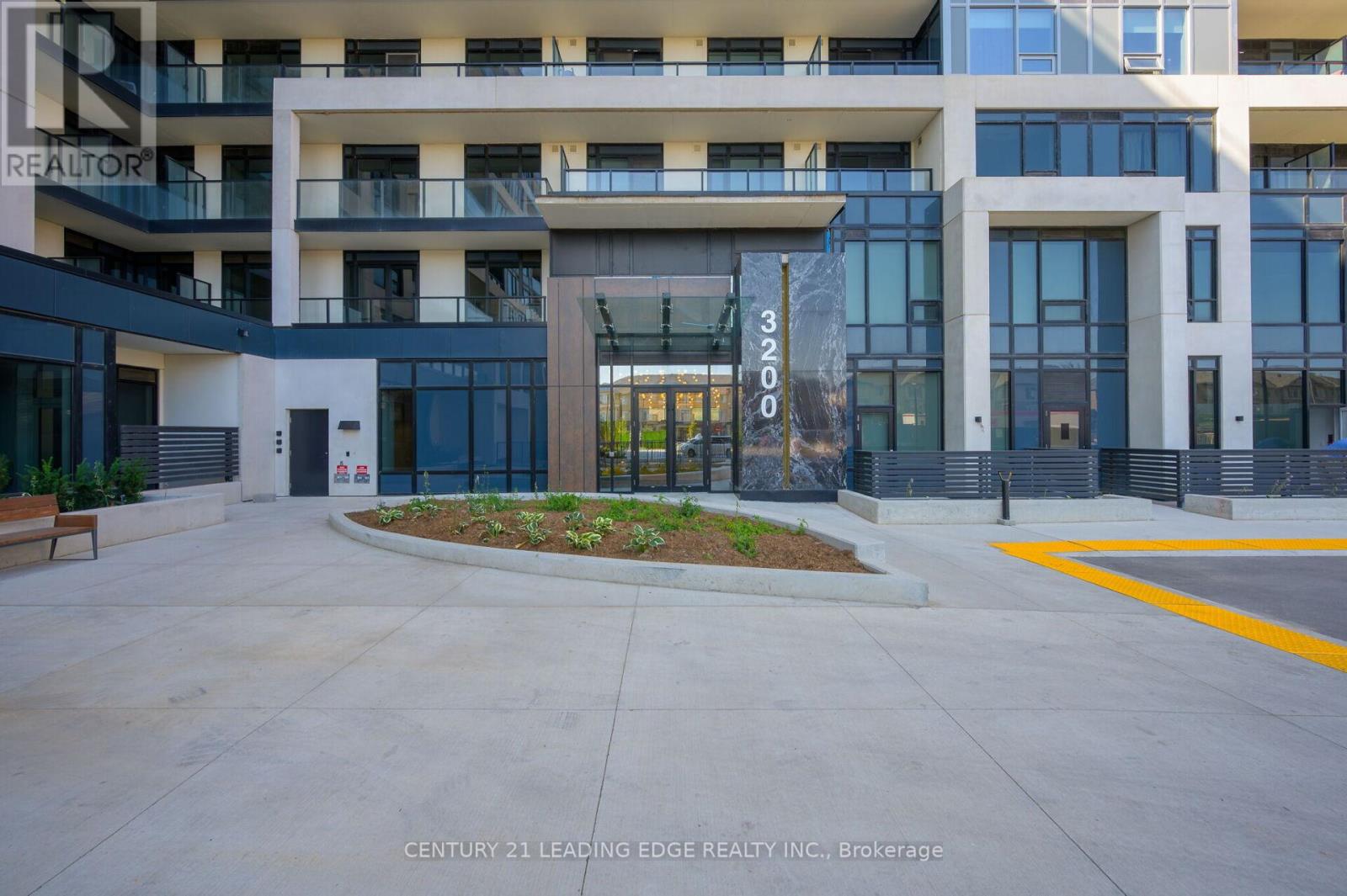 807 - 3200 William Coltson Avenue, Oakville, Ontario  L6H 7W6 - Photo 3 - W12739154