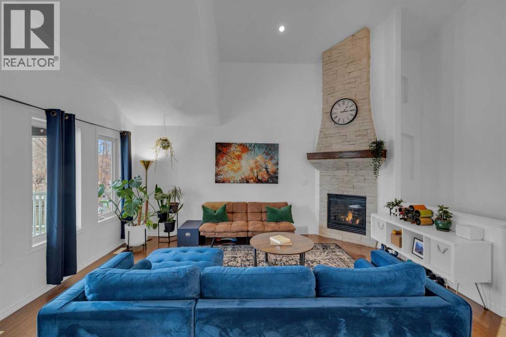 18 Lampard Crescent, Red Deer, Alberta  T4R 2W8 - Photo 3 - A2279781