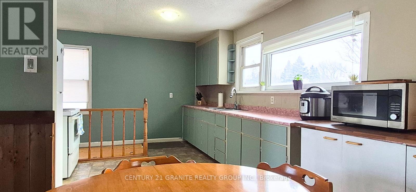 10 Hemlock Street, Highlands East (Bicroft Ward), Ontario  K0L 1M0 - Photo 3 - X12741594