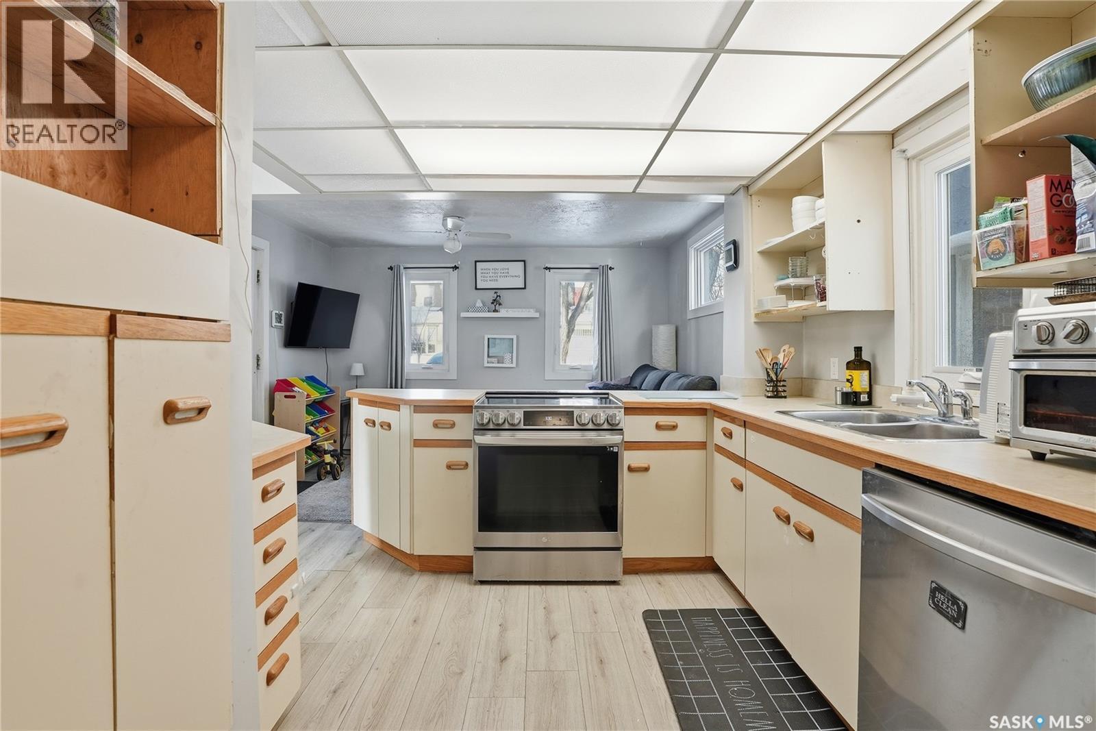 209 28th Street W, Saskatoon, Saskatchewan  S7L 0K4 - Photo 13 - SK027592