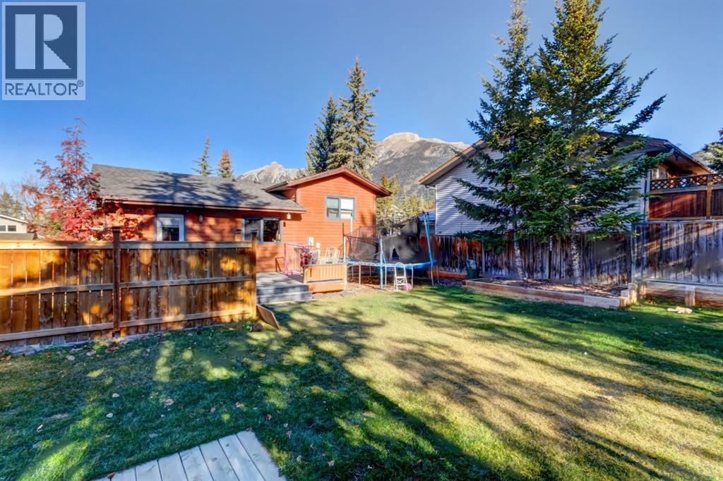 303 Pioneer Road, Canmore, Alberta  T1W 1E8 - Photo 29 - A2268124