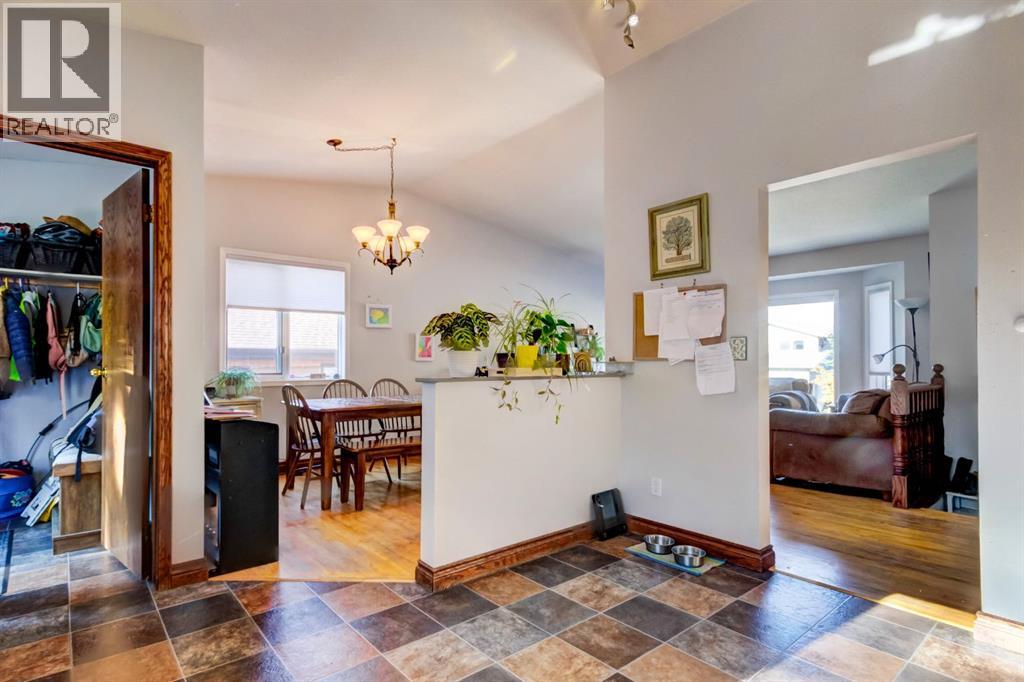 303 Pioneer Road, Canmore, Alberta  T1W 1E8 - Photo 11 - A2268124