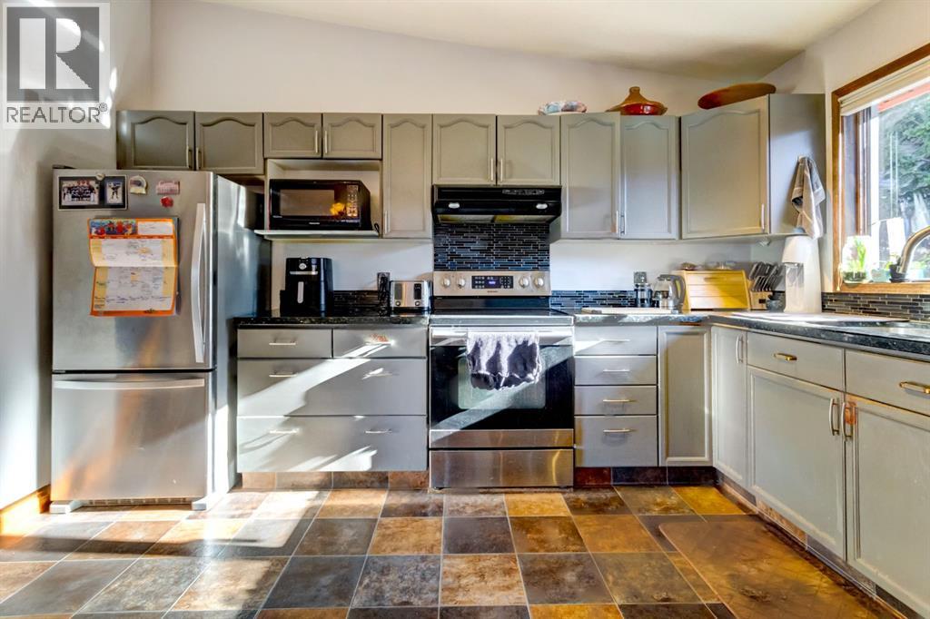 303 Pioneer Road, Canmore, Alberta  T1W 1E8 - Photo 10 - A2268124