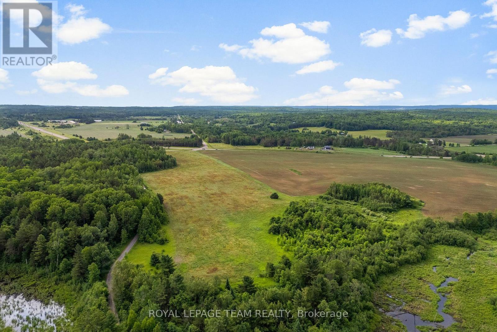 00 Sarah Prissilla Drive, Whitewater Region, Ontario  K0J 1Y0 - Photo 4 - X12741766