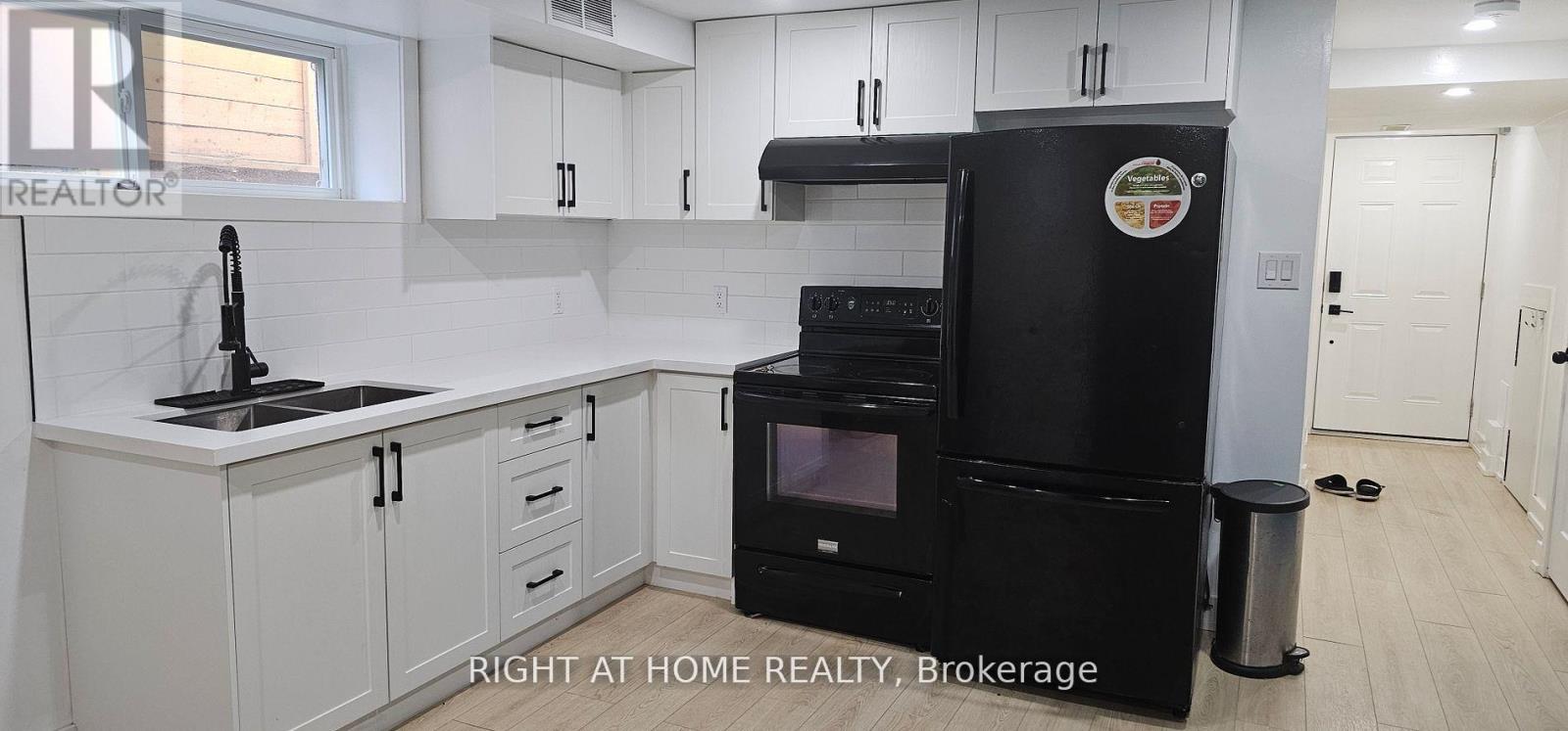 49 Brightside Drive, Toronto, Ontario  M1E 3Y8 - Photo 4 - E12741676