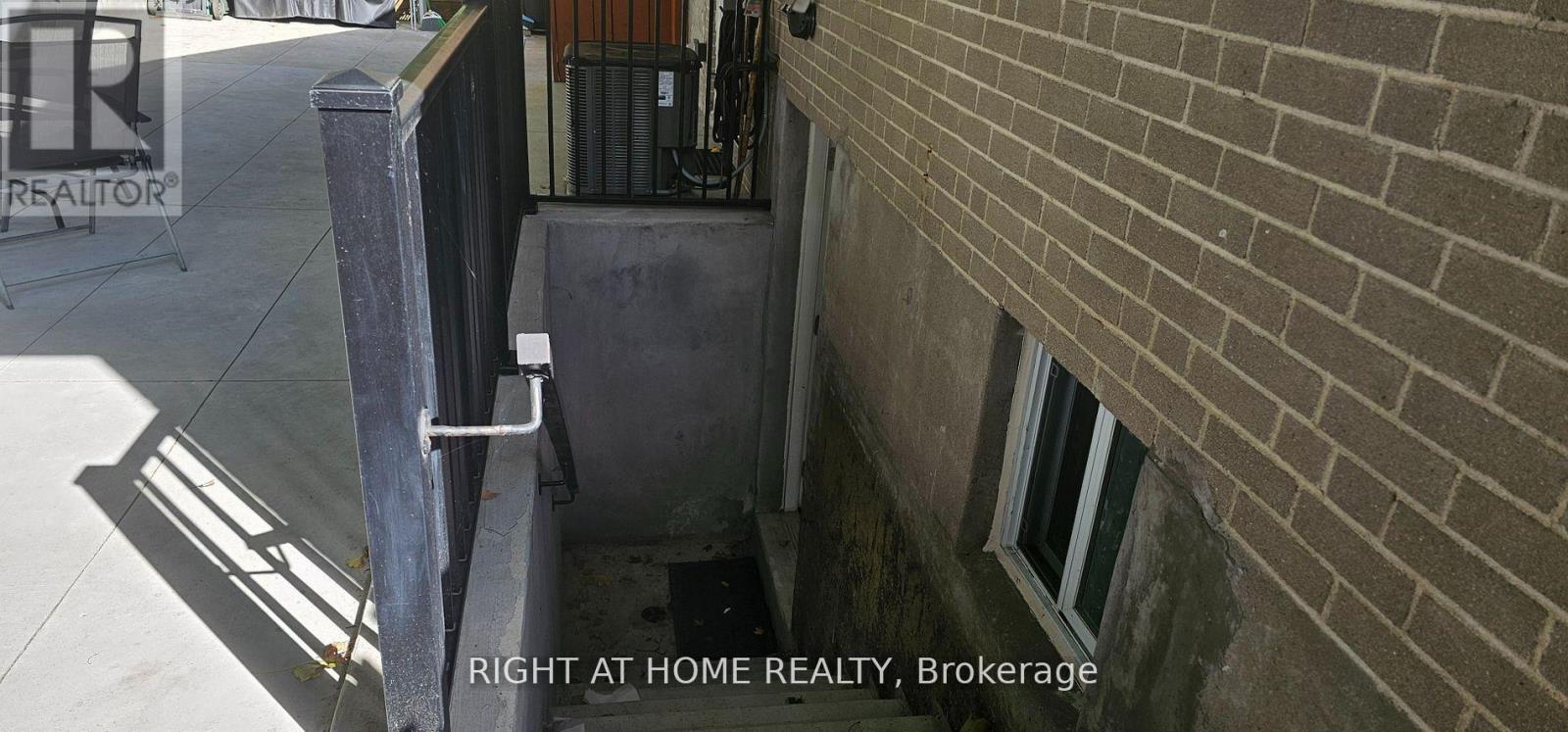 49 Brightside Drive, Toronto, Ontario  M1E 3Y8 - Photo 8 - E12741676