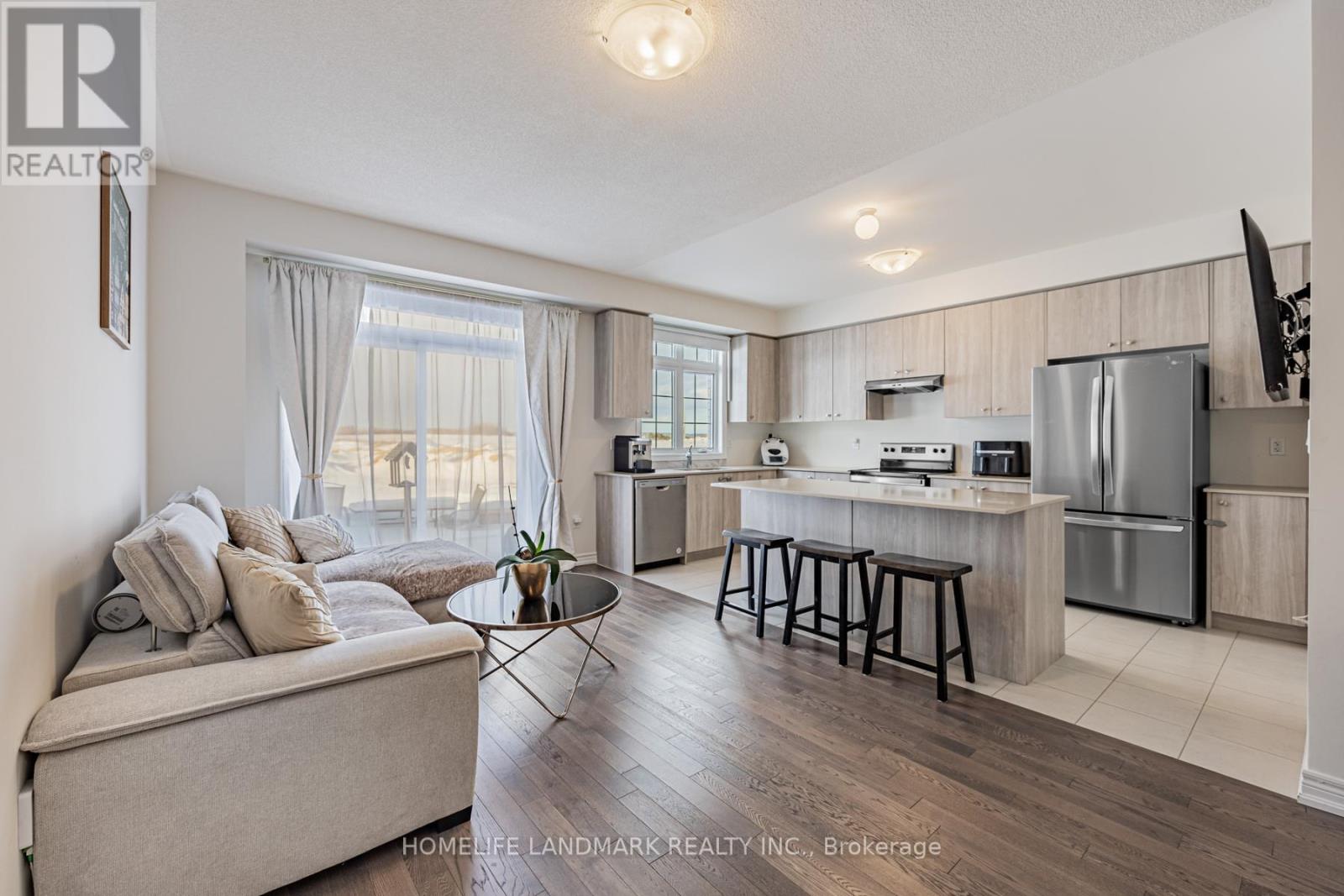 1102 Pisces Trail, Pickering, Ontario  L1X 0P8 - Photo 3 - E12741684