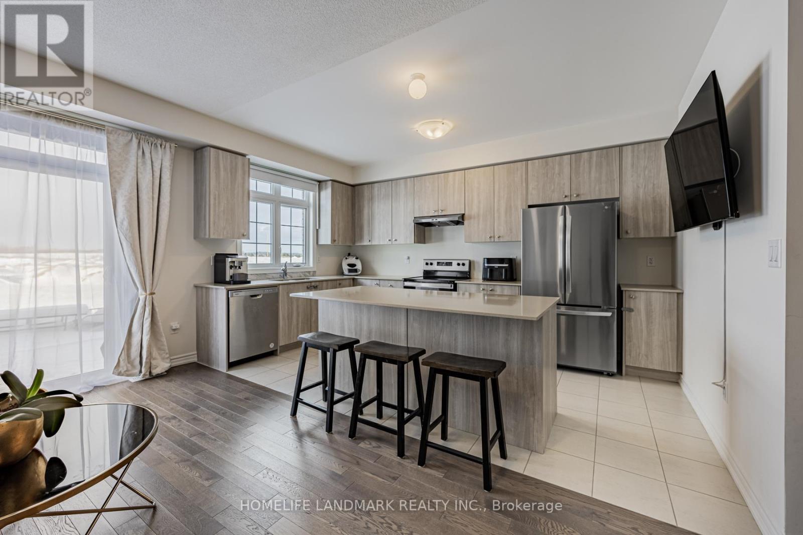 1102 Pisces Trail, Pickering, Ontario  L1X 0P8 - Photo 6 - E12741684