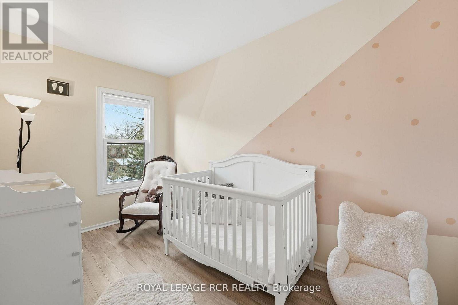 257 Rhodes Avenue, Toronto, Ontario  M4L 3A2 - Photo 15 - E12741696