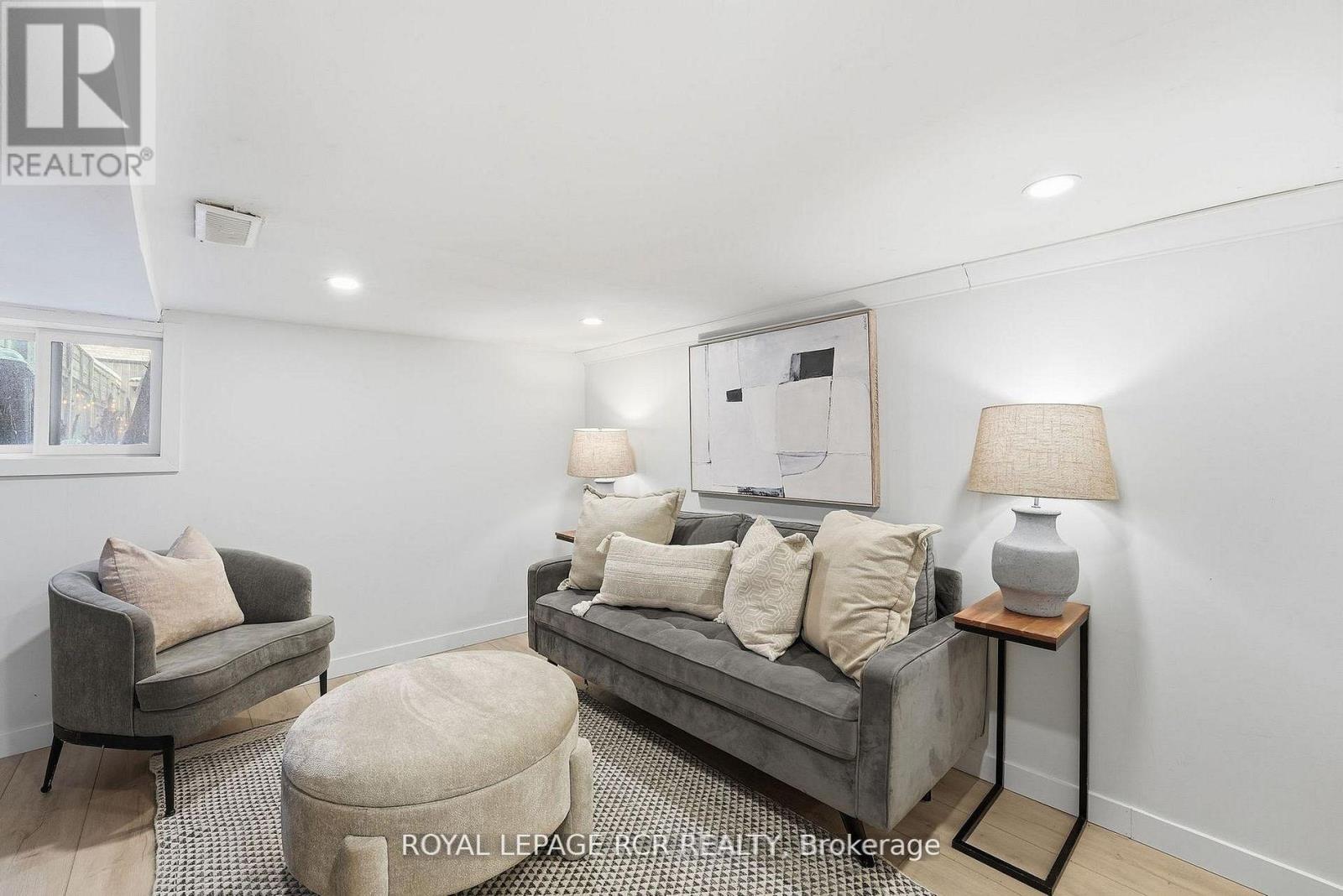 257 Rhodes Avenue, Toronto, Ontario  M4L 3A2 - Photo 19 - E12741696