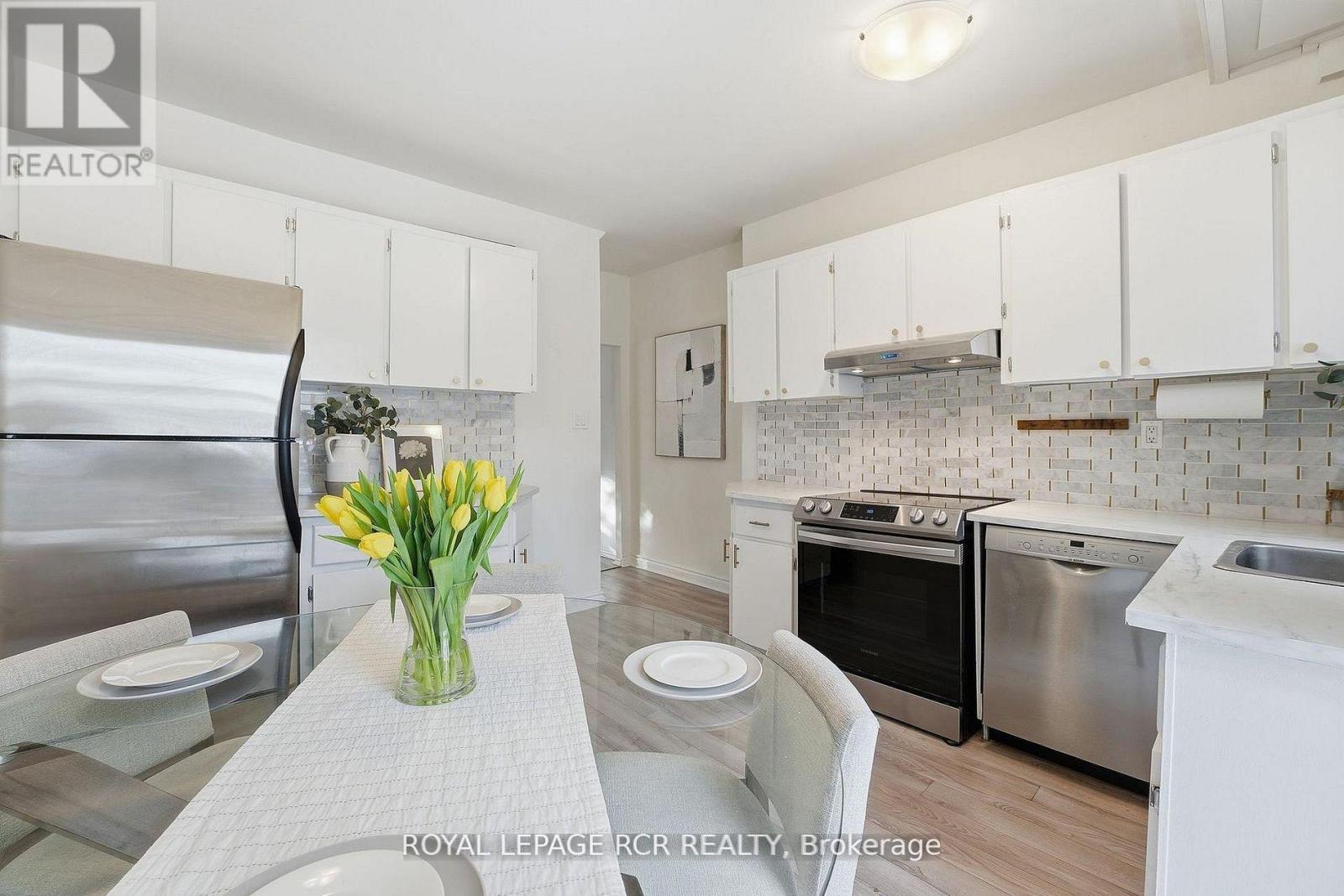 257 Rhodes Avenue, Toronto, Ontario  M4L 3A2 - Photo 9 - E12741696