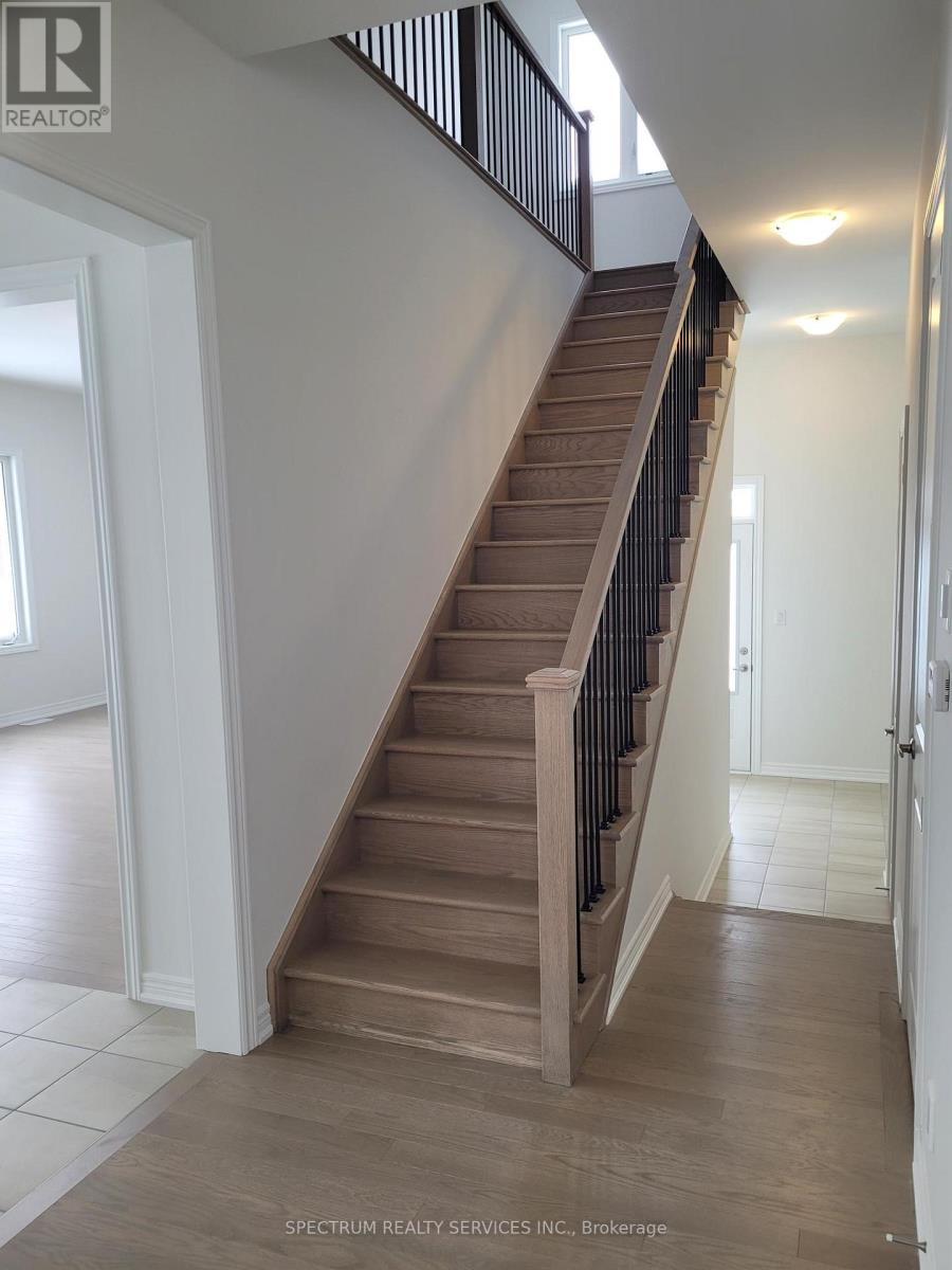 9 Cecil Saunders Drive, Georgina, Ontario  L4P 0T3 - Photo 11 - N12741608