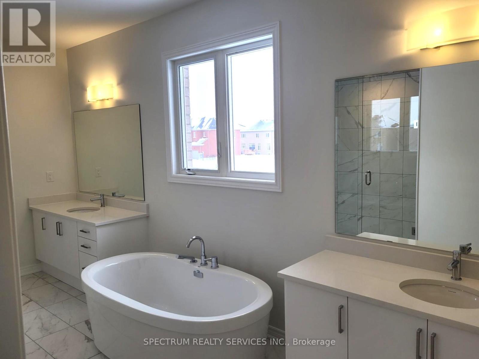 9 Cecil Saunders Drive, Georgina, Ontario  L4P 0T3 - Photo 12 - N12741608