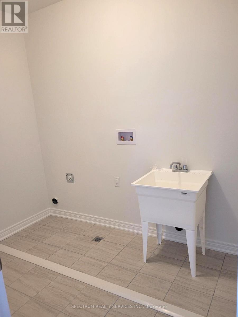 9 Cecil Saunders Drive, Georgina, Ontario  L4P 0T3 - Photo 15 - N12741608