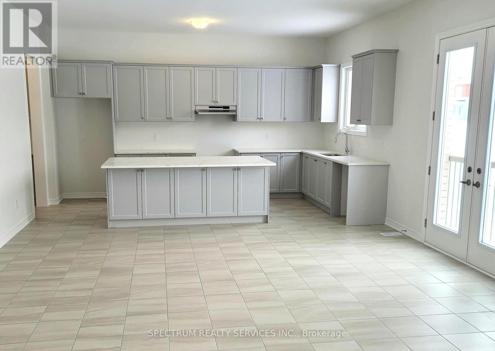 9 Cecil Saunders Drive, Georgina, Ontario  L4P 0T3 - Photo 4 - N12741608