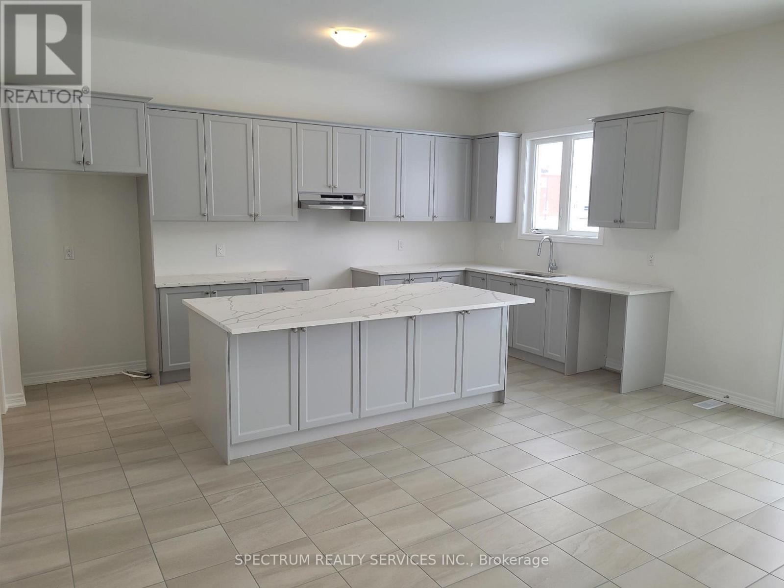 9 Cecil Saunders Drive, Georgina, Ontario  L4P 0T3 - Photo 5 - N12741608