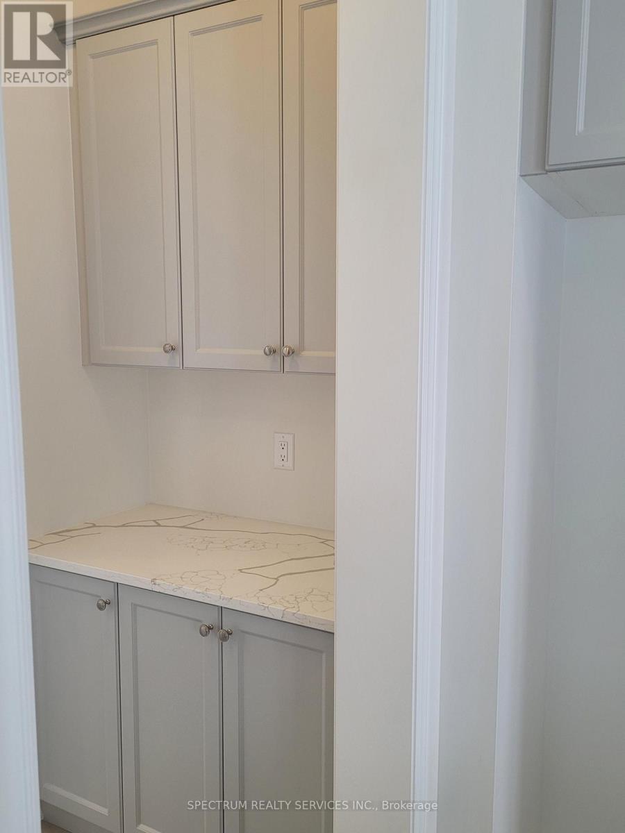 9 Cecil Saunders Drive, Georgina, Ontario  L4P 0T3 - Photo 6 - N12741608