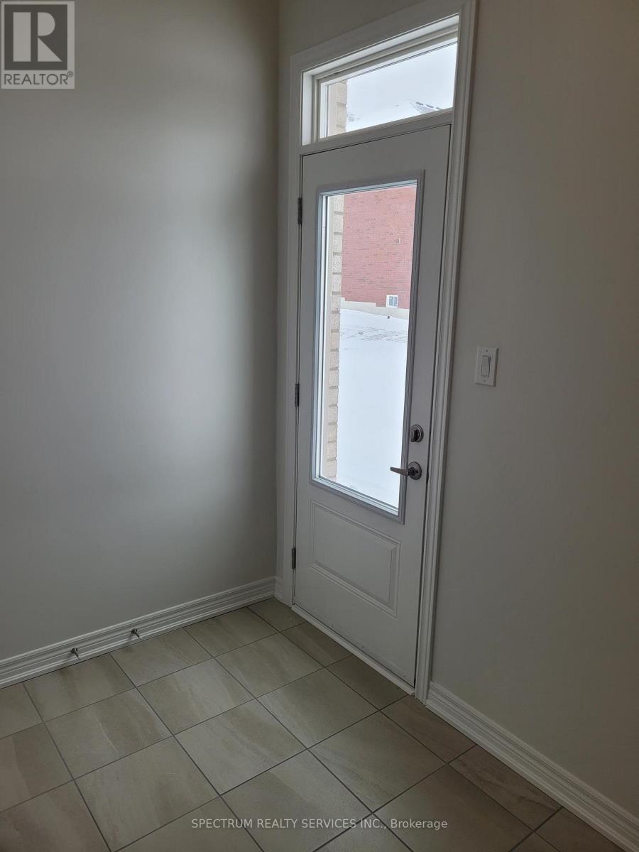 9 Cecil Saunders Drive, Georgina, Ontario  L4P 0T3 - Photo 9 - N12741608