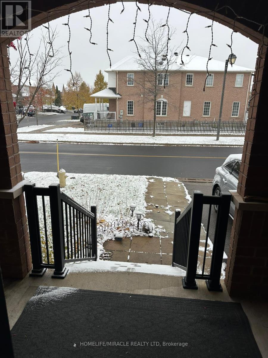 587 Caboto Trail, Markham, Ontario  L3R 5S1 - Photo 3 - N12741694