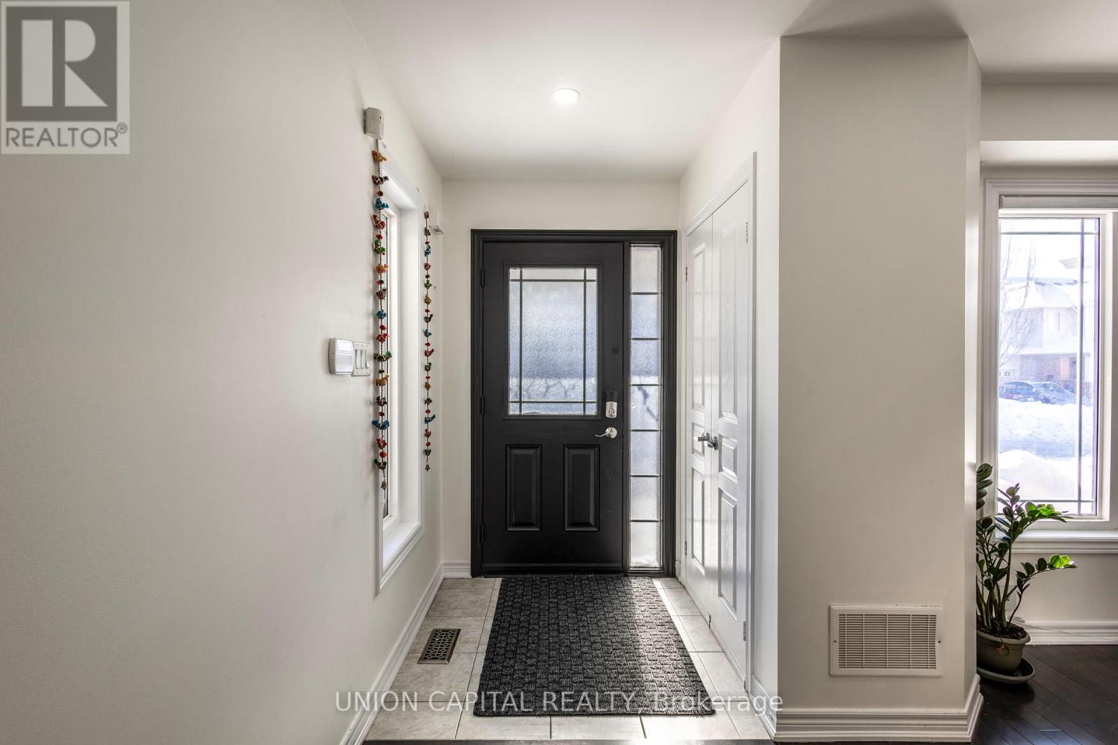 93 Stoyell Drive, Richmond Hill, Ontario  L4E 0M8 - Photo 2 - N12741774