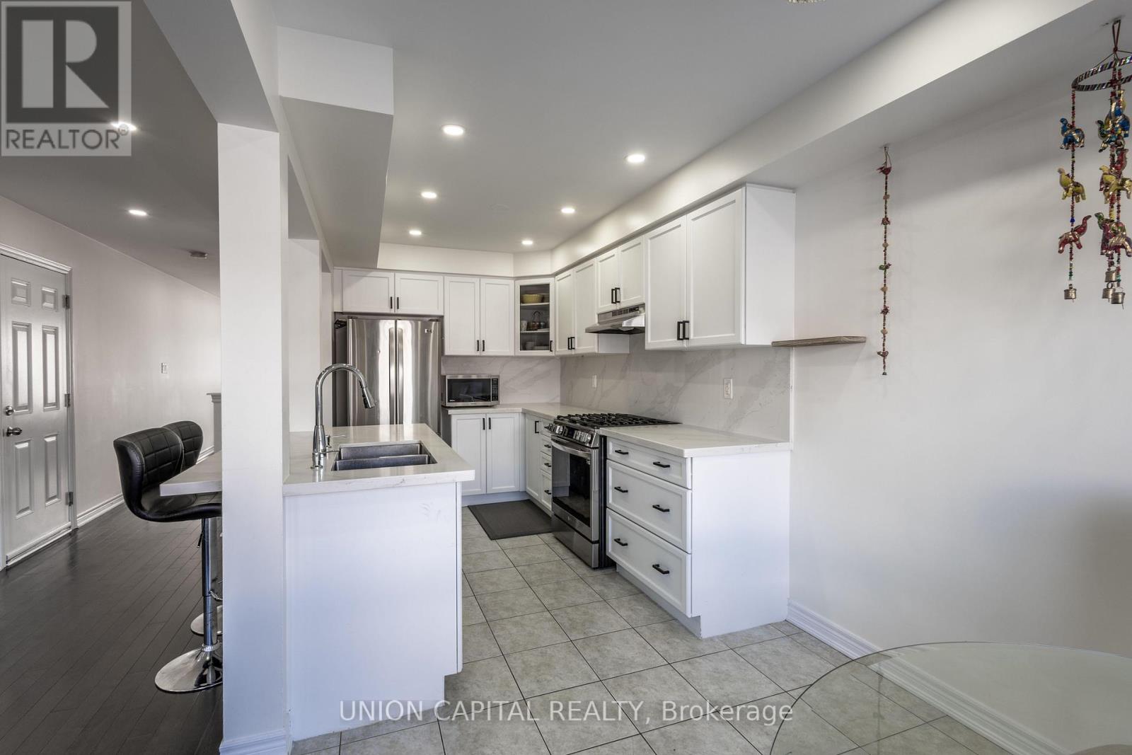 93 Stoyell Drive, Richmond Hill, Ontario  L4E 0M8 - Photo 7 - N12741774