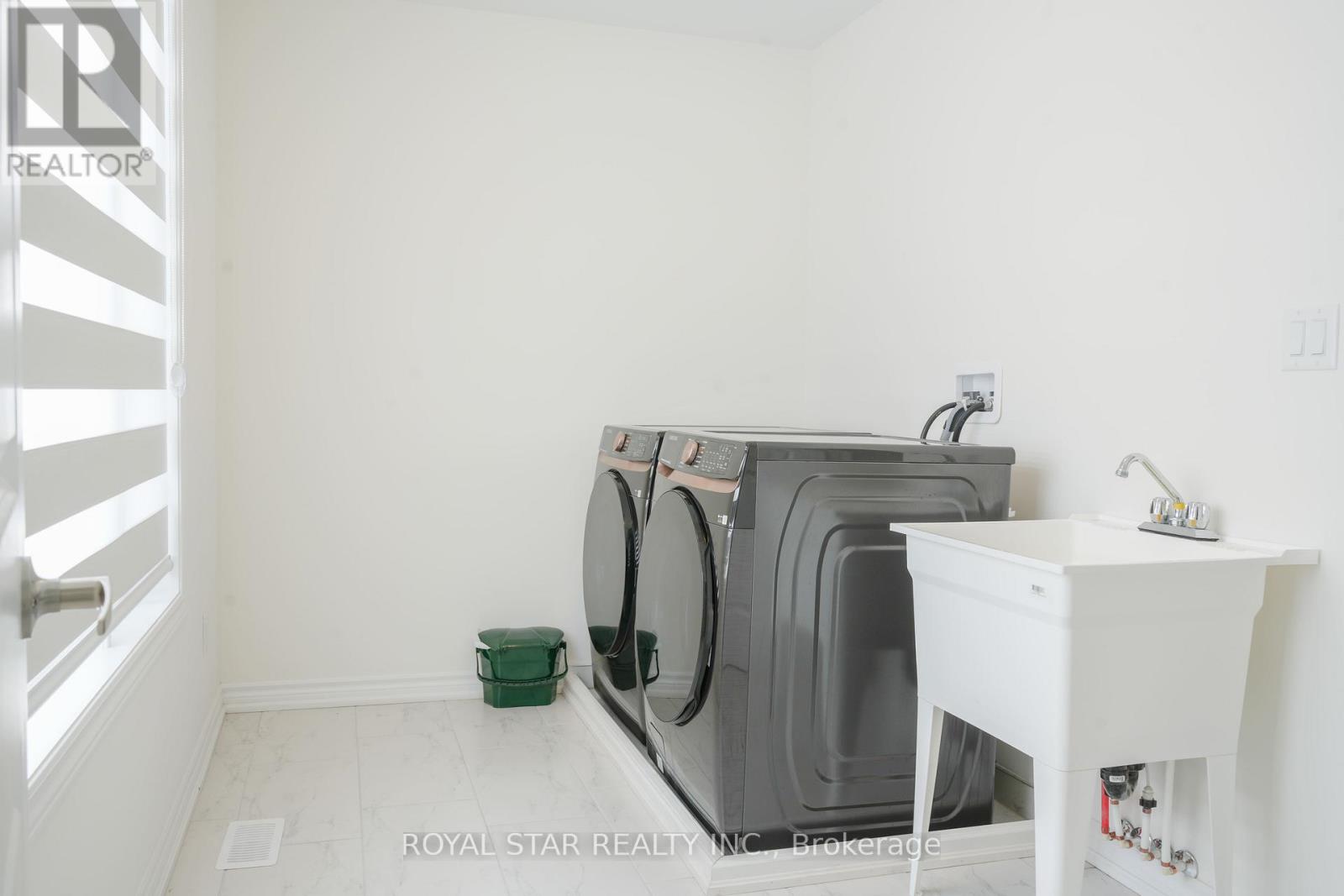 144 Rosanne Circle, Wasaga Beach, Ontario  L9Z 0N1 - Photo 13 - S12741686