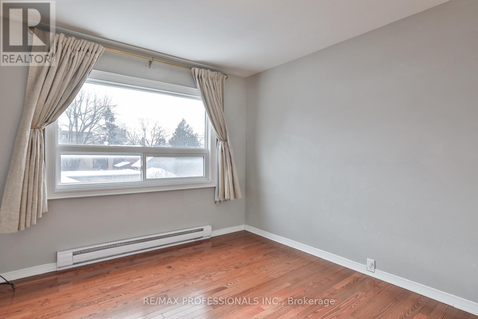 77 Fern Avenue, Toronto, Ontario  M6R 1K2 - Photo 18 - W12741688