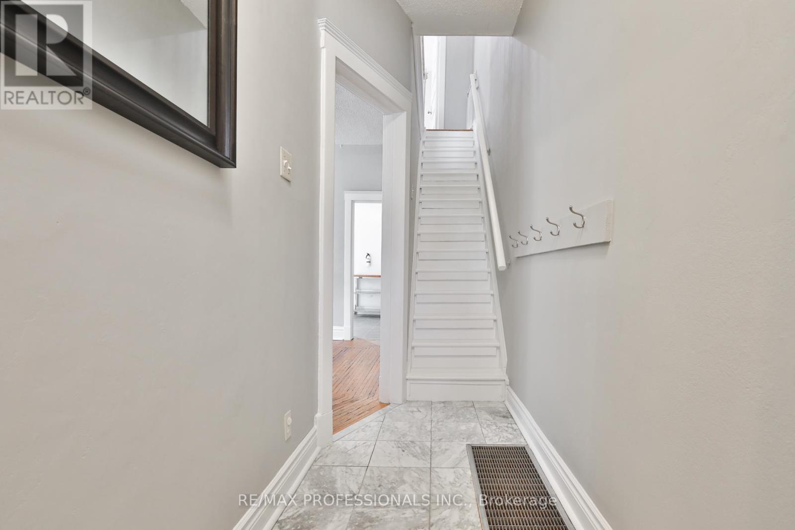 77 Fern Avenue, Toronto, Ontario  M6R 1K2 - Photo 2 - W12741688