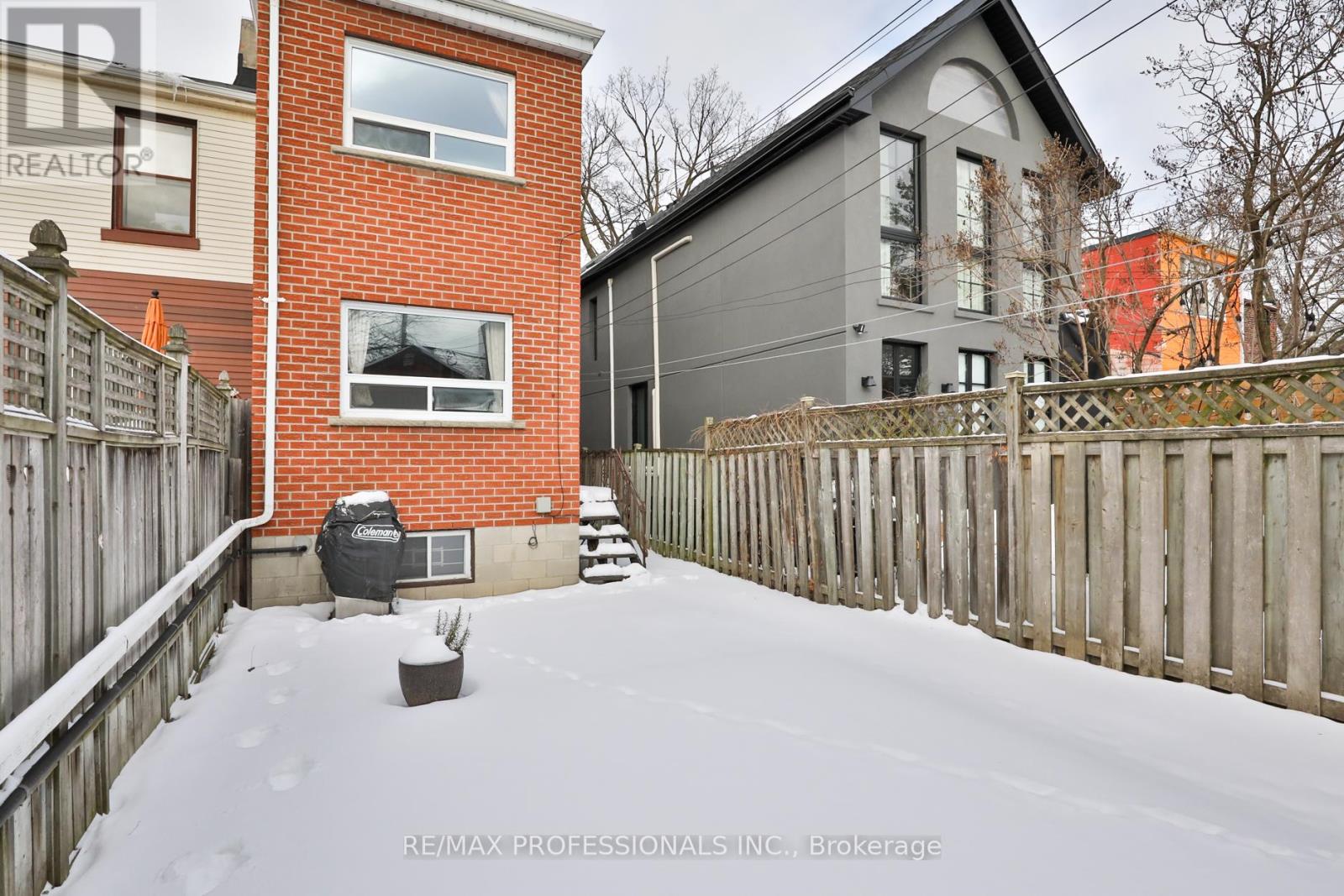 77 Fern Avenue, Toronto, Ontario  M6R 1K2 - Photo 22 - W12741688