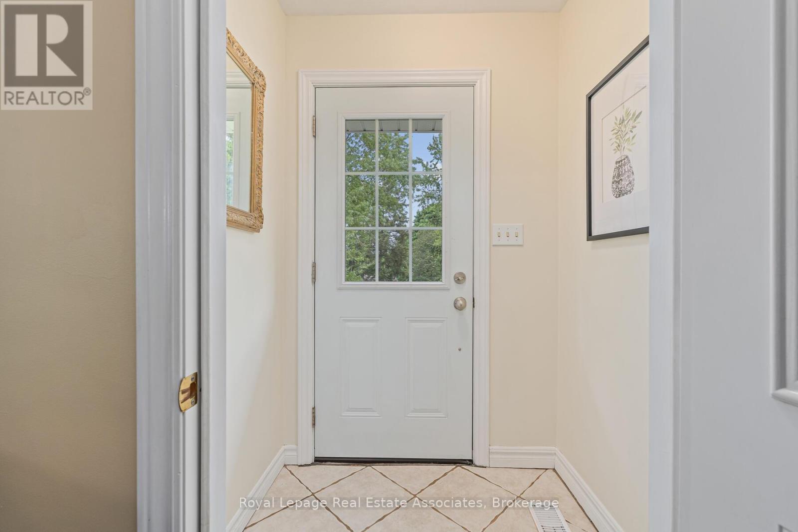 112 Park Street E, Halton Hills, Ontario  L7G 2V4 - Photo 7 - W12741730