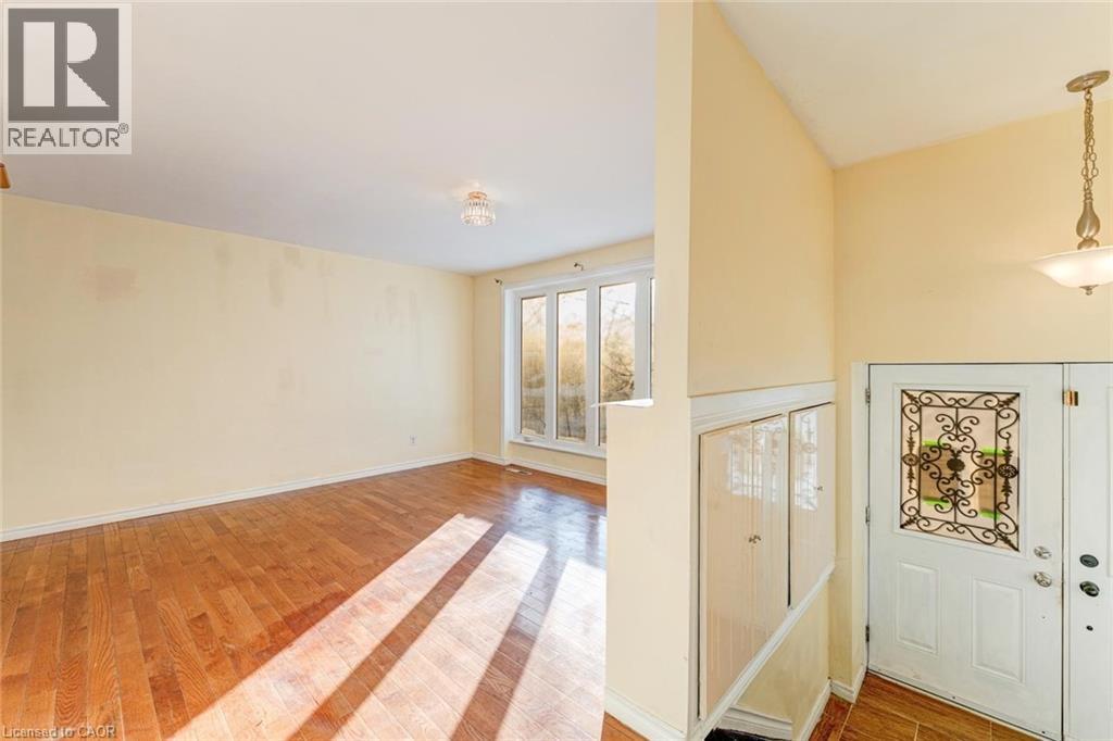 33 Elfreda Boulevard, Scarborough, Ontario  M1L 4L5 - Photo 4 - 40799873