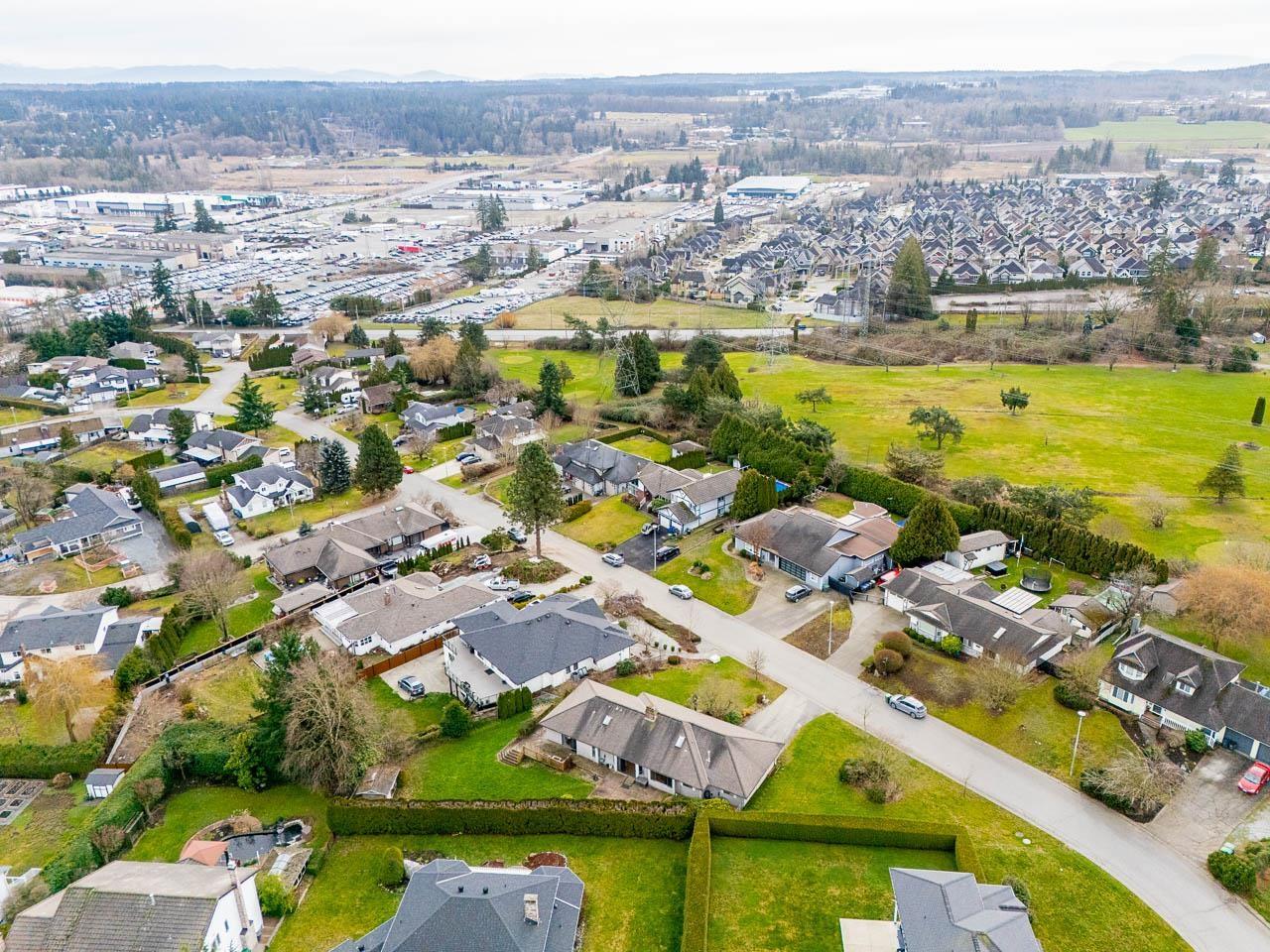 5690 W Sunrise Crescent, Surrey, British Columbia V3S 7M4 - Photo 37 - R3084505