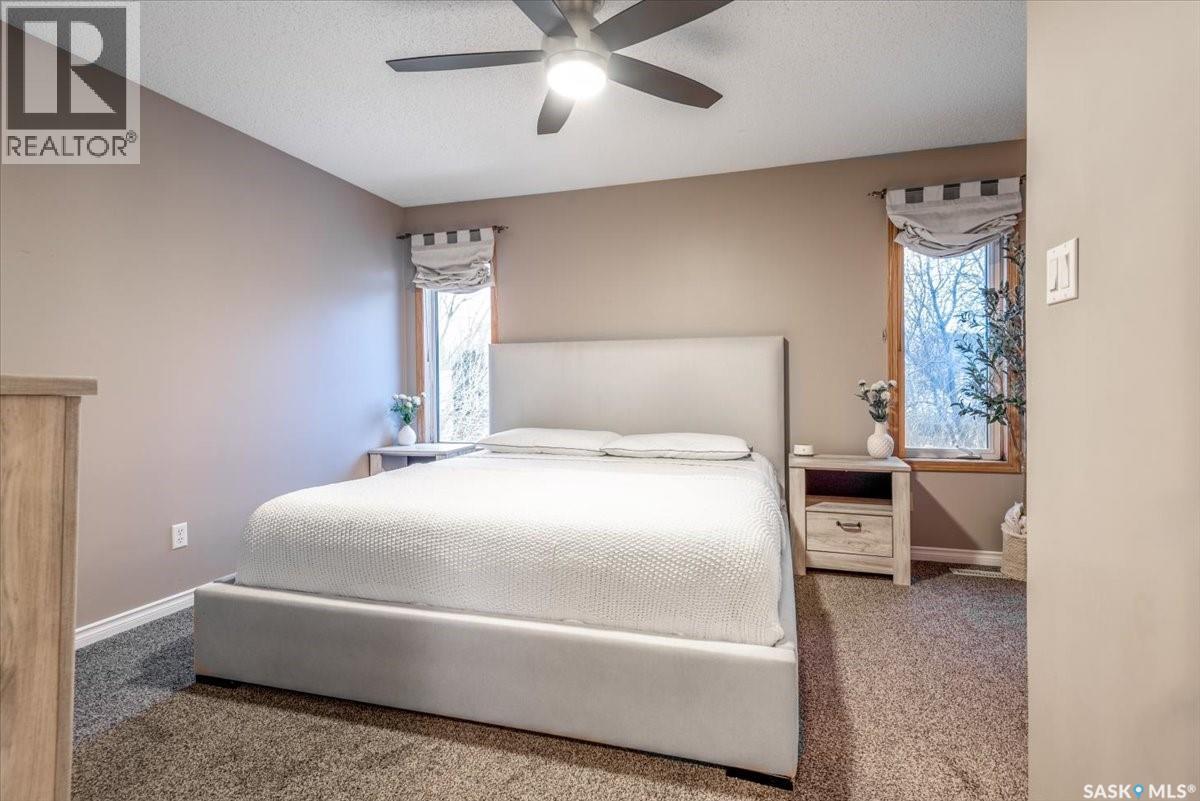 2916 Wimbledon Drive, Regina, Saskatchewan  S4V 2Y2 - Photo 14 - SK027649